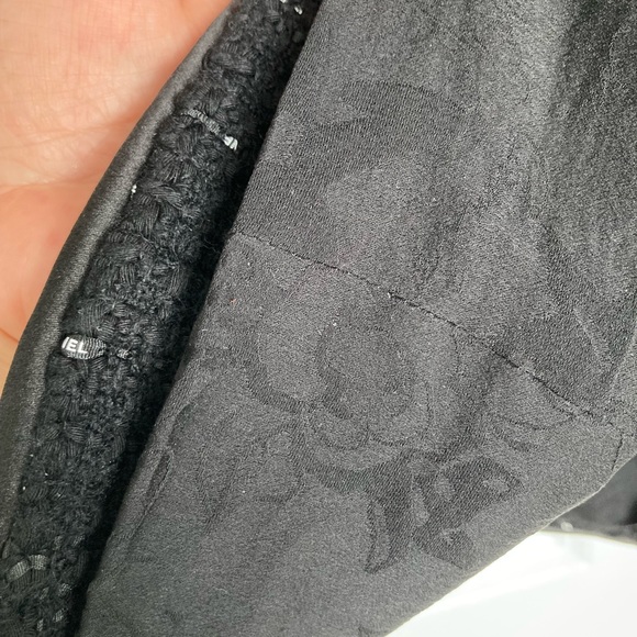 CHANEL BLACK
WHITE RIBBON LOGO TWEED
SILK MINI DRESS 42 - Picture 7 of 12